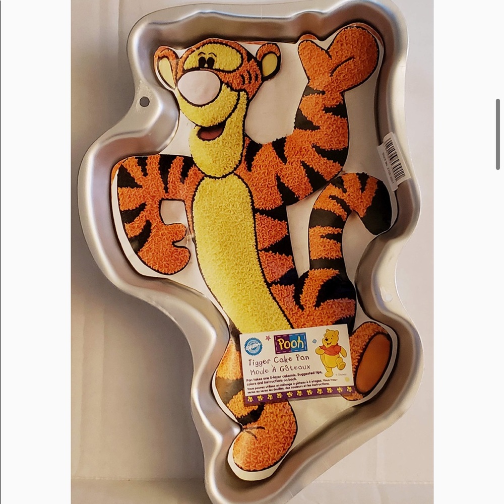 •NEW•Wilton Disney Tigger Aluminum Cake Pan